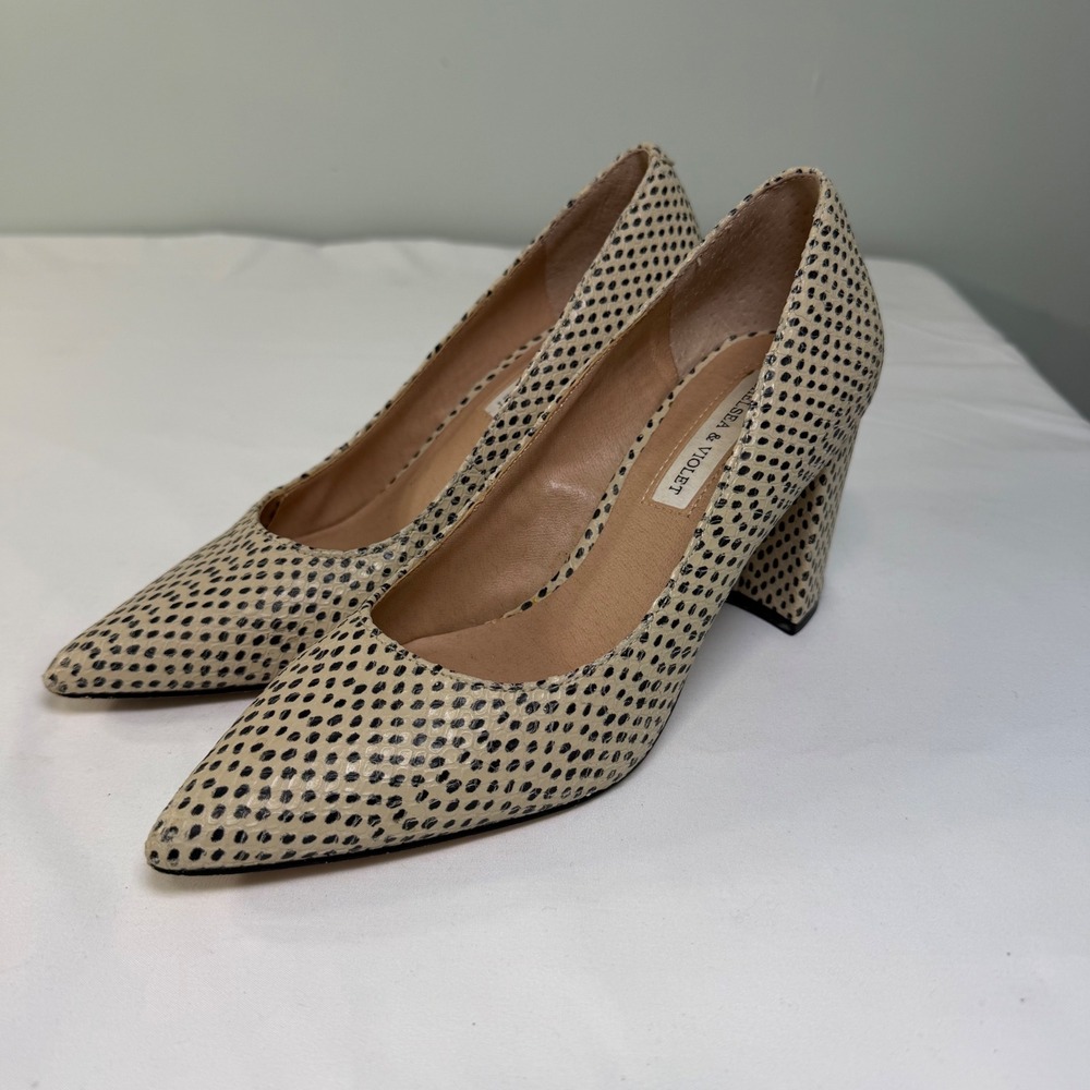 Chelsea & Violet CV-MARIA Dotted Snakeskin Pointed Toe Block‎ Heel Pumps Size 8